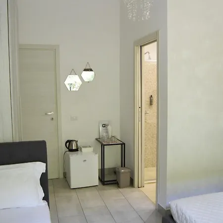 לינה וארוחת בוקר Saint Peter Elegance 4*