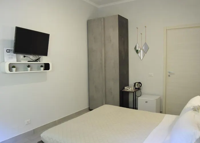 לינה וארוחת בוקר Saint Peter Elegance 4*